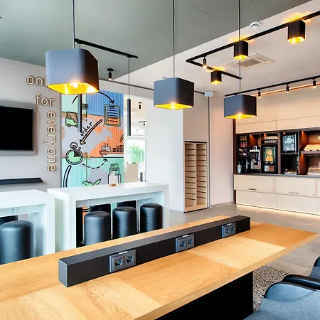 Stuttgart-neckarhafen Hotel 3*
