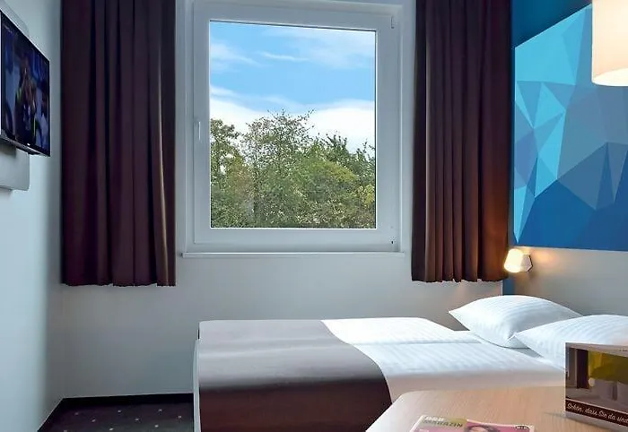 Hotel Stuttgart-neckarhafen 3*