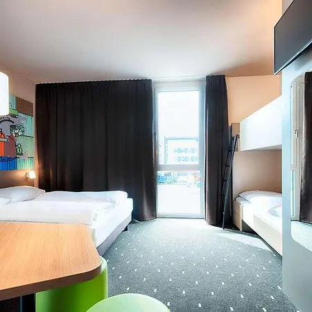 Stuttgart-neckarhafen Hotel 3*