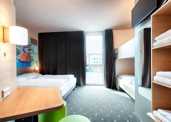 Stuttgart-neckarhafen Отель 3*